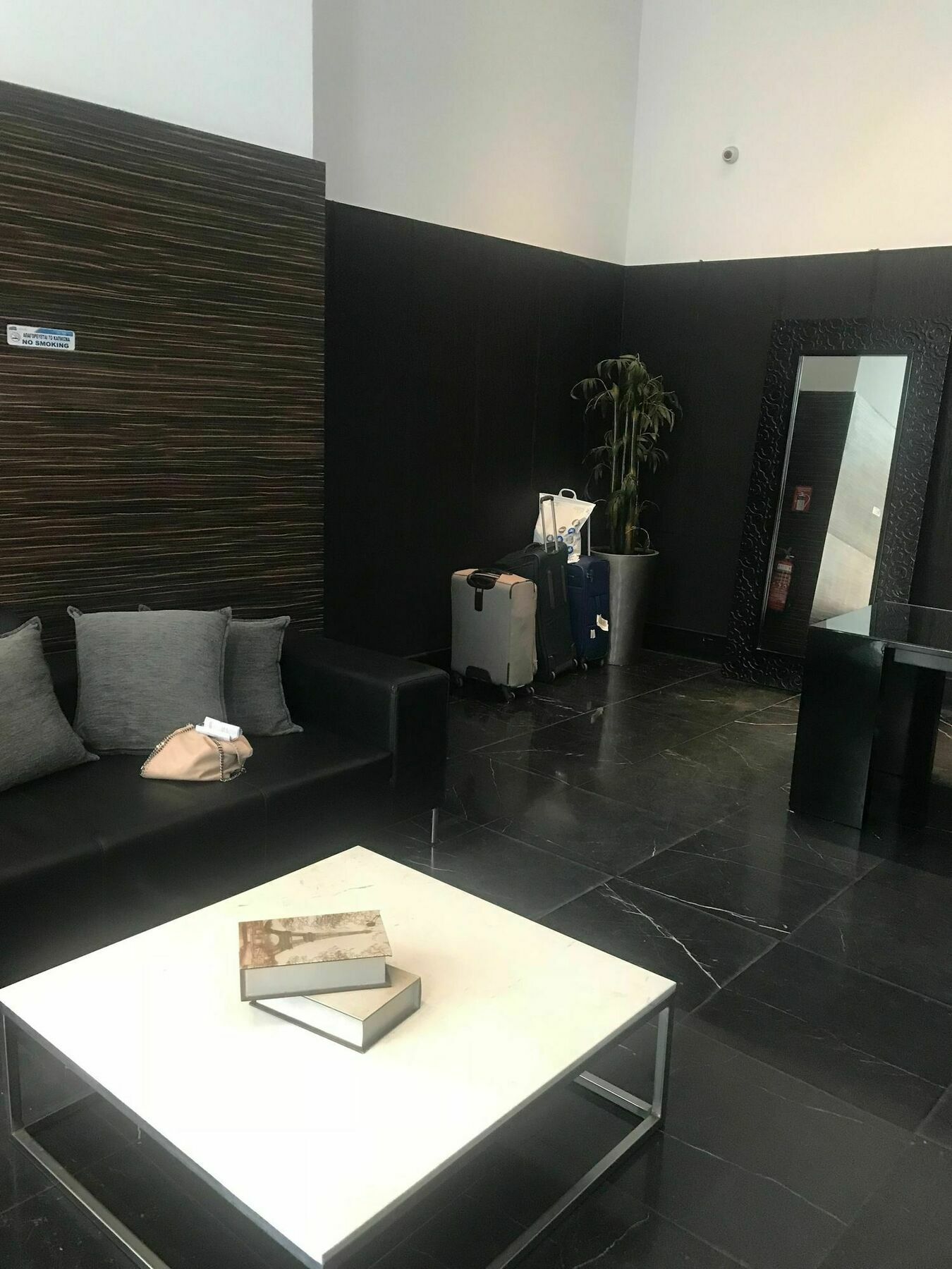 Finikoudes Luxury Apartments Larnaca Dış mekan fotoğraf