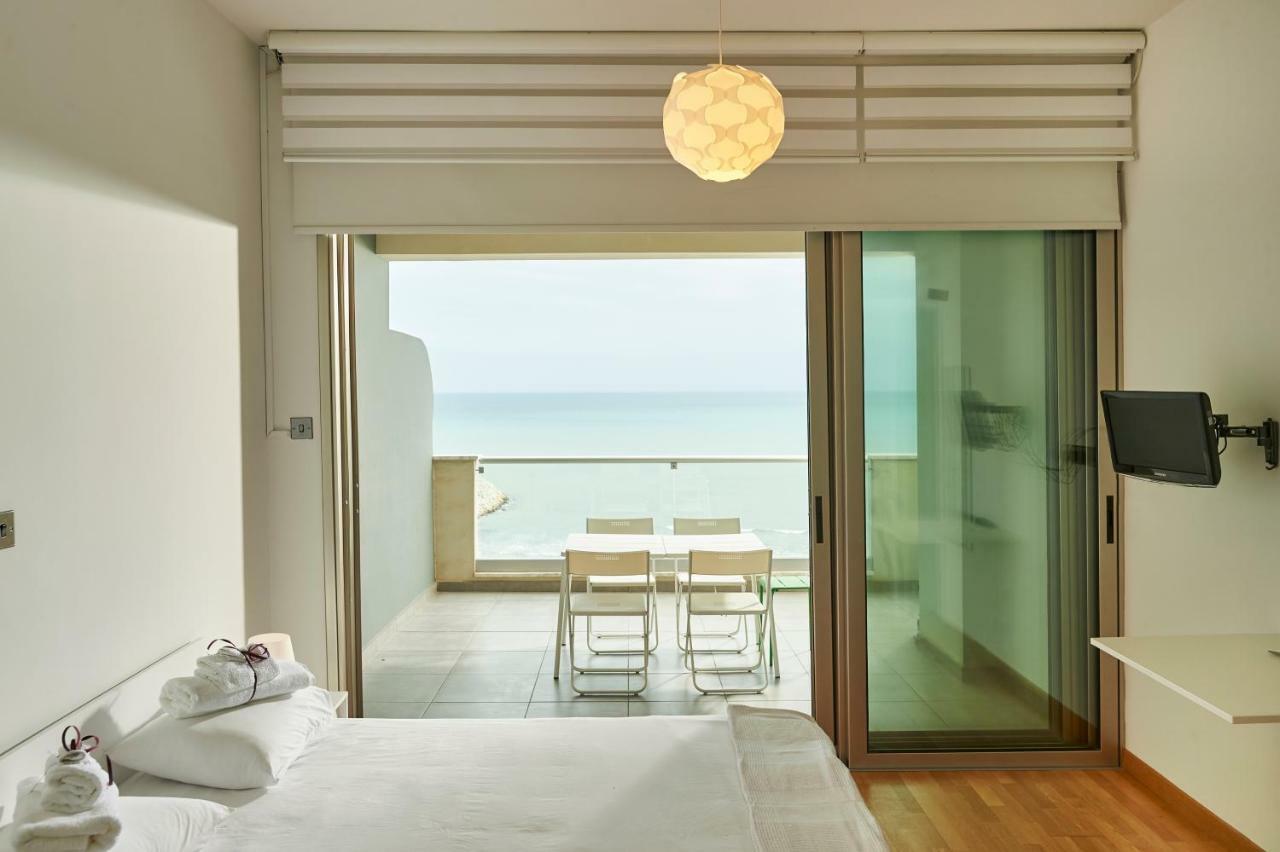 Finikoudes Luxury Apartments Larnaca Dış mekan fotoğraf