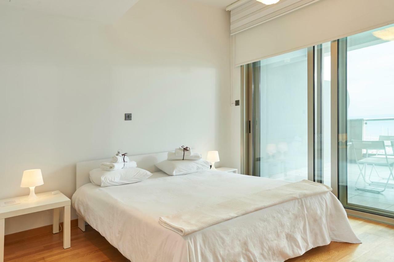 Finikoudes Luxury Apartments Larnaca Dış mekan fotoğraf