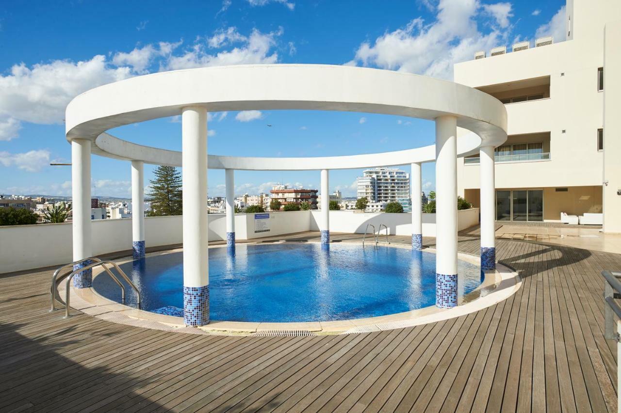 Finikoudes Luxury Apartments Larnaca Dış mekan fotoğraf
