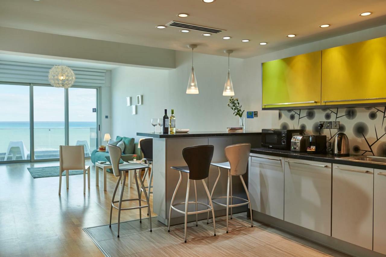 Finikoudes Luxury Apartments Larnaca Dış mekan fotoğraf
