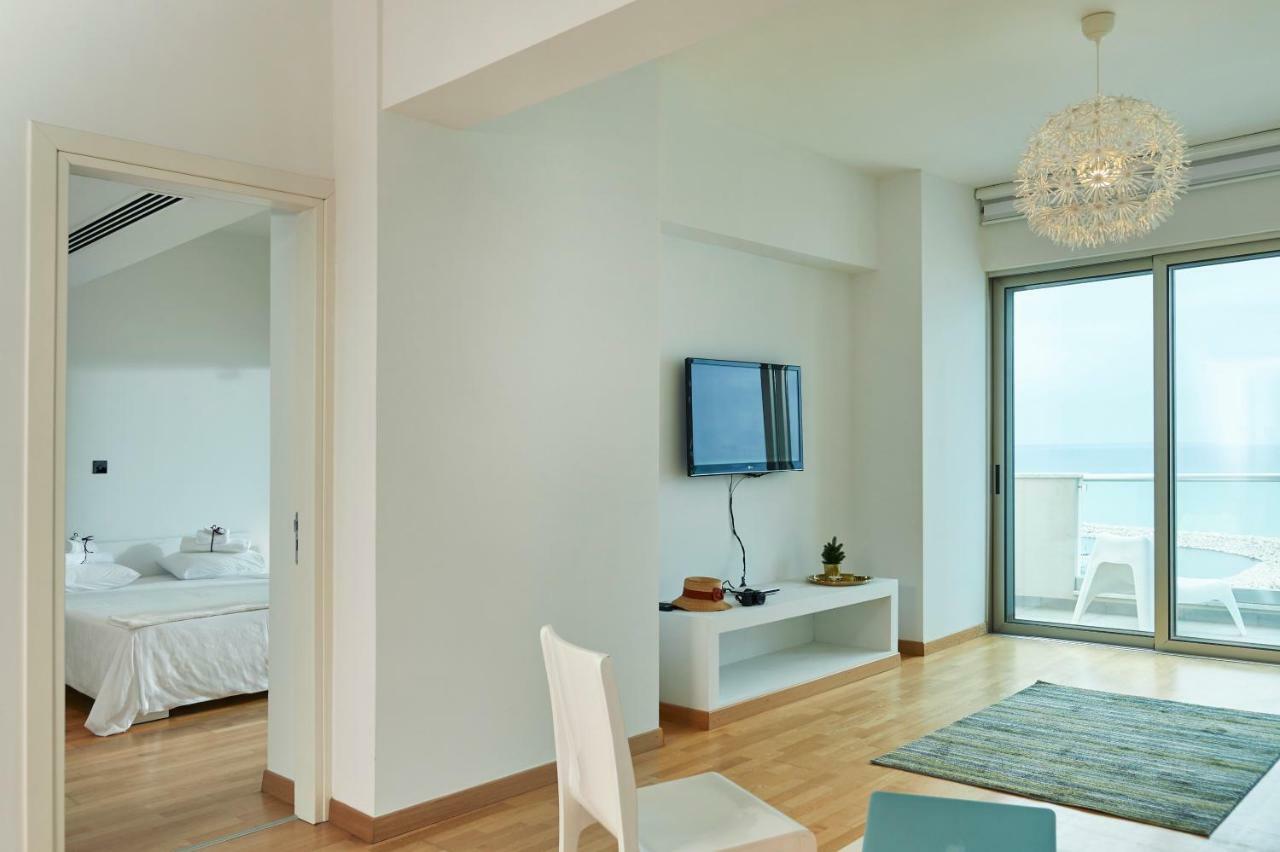 Finikoudes Luxury Apartments Larnaca Dış mekan fotoğraf