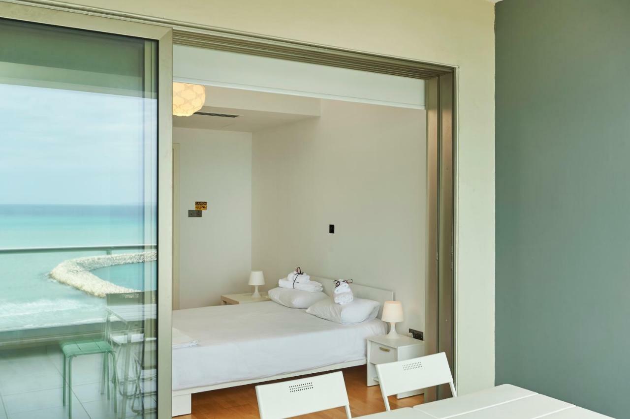 Finikoudes Luxury Apartments Larnaca Dış mekan fotoğraf
