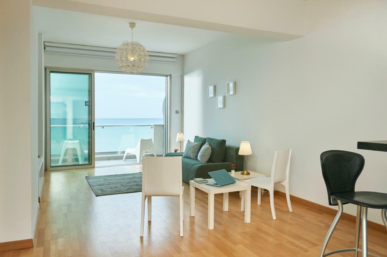 Finikoudes Luxury Apartments Larnaca Dış mekan fotoğraf